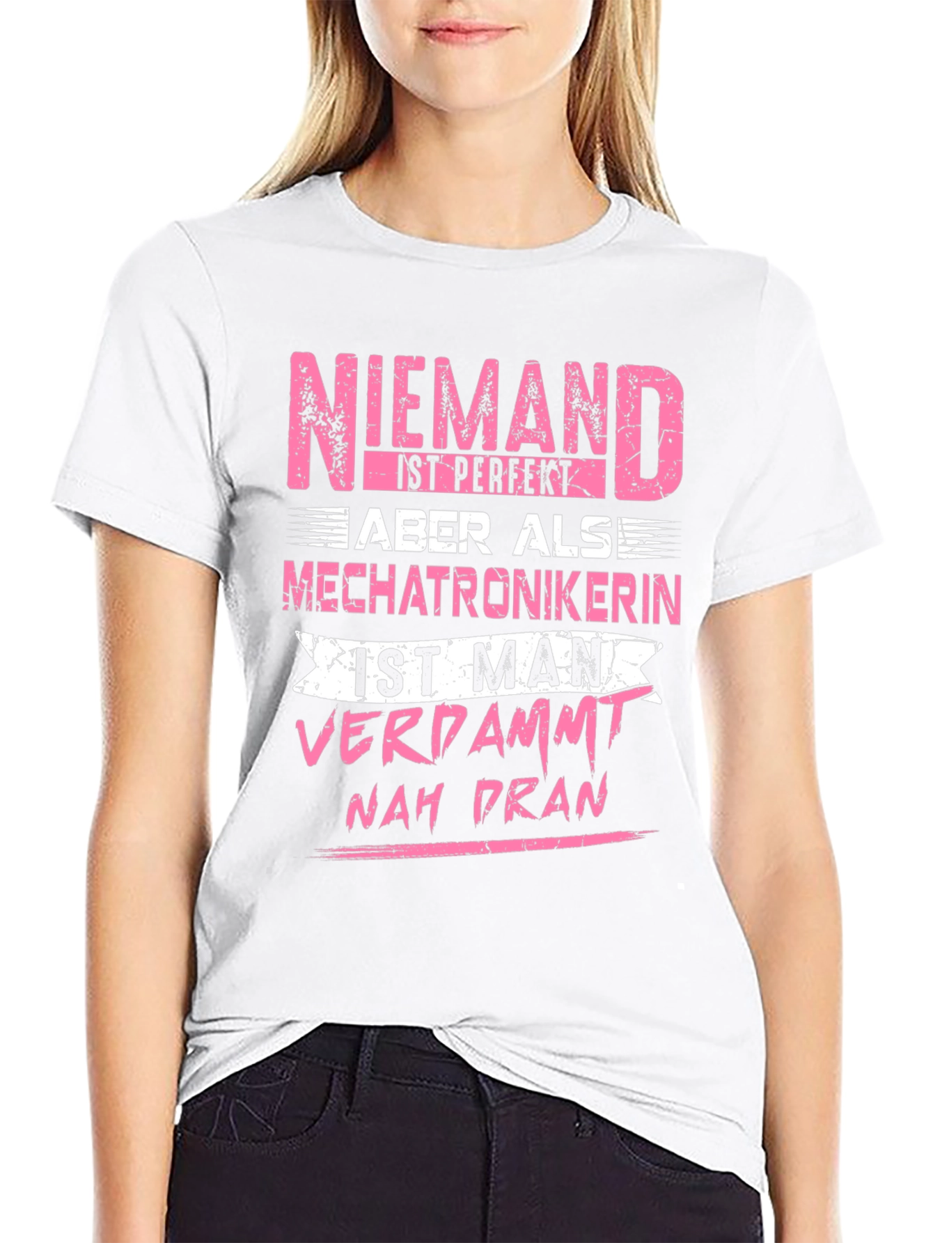 Niemand Mechatronikerin Black Graphic Tee